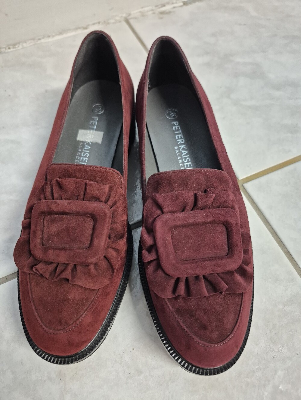 ✨ PETER KAISER BALANCED BURGUNDY SUEDE RUFFLE BUCKLE LOAFERS ✨